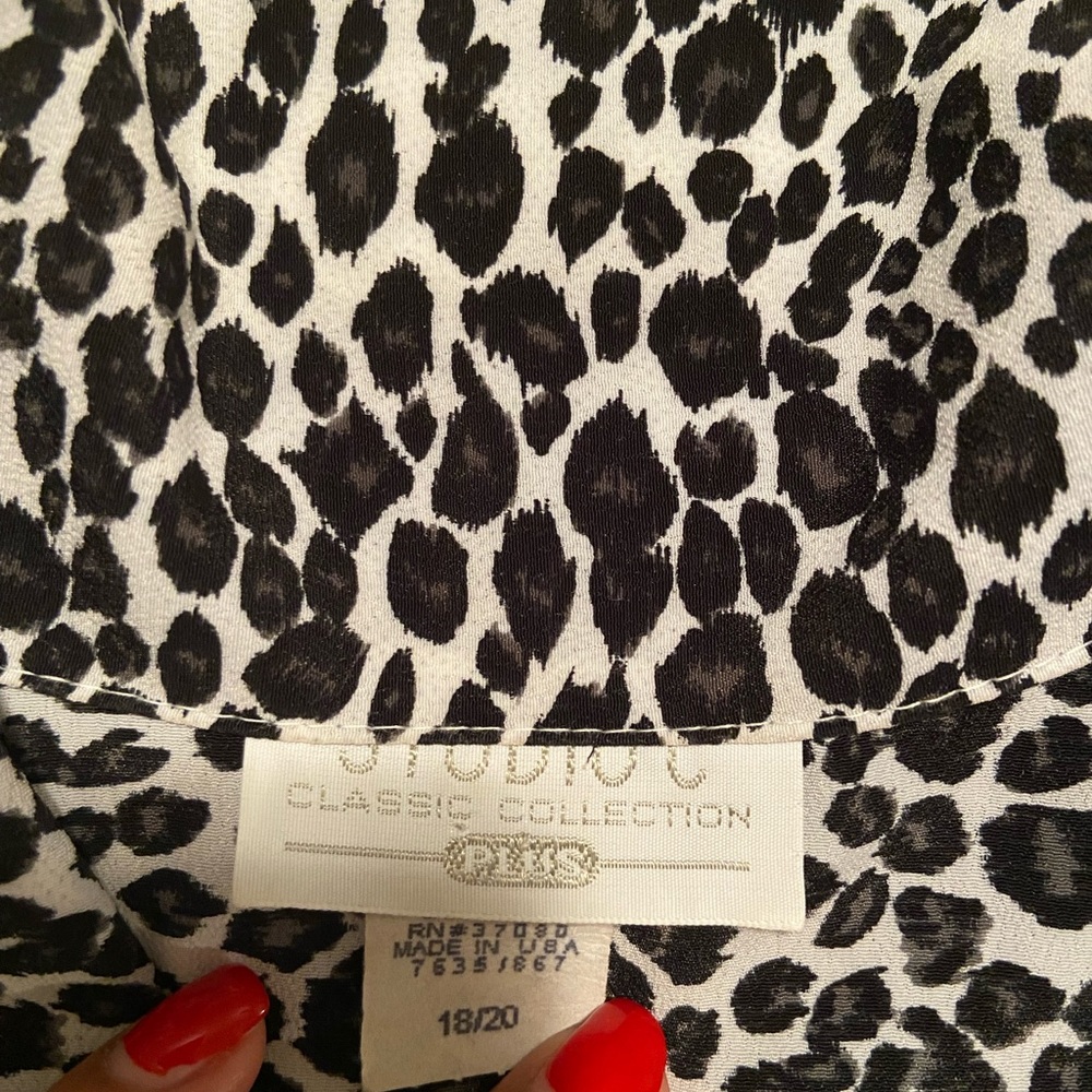 Buttton Tunic - Picture 3 of 5